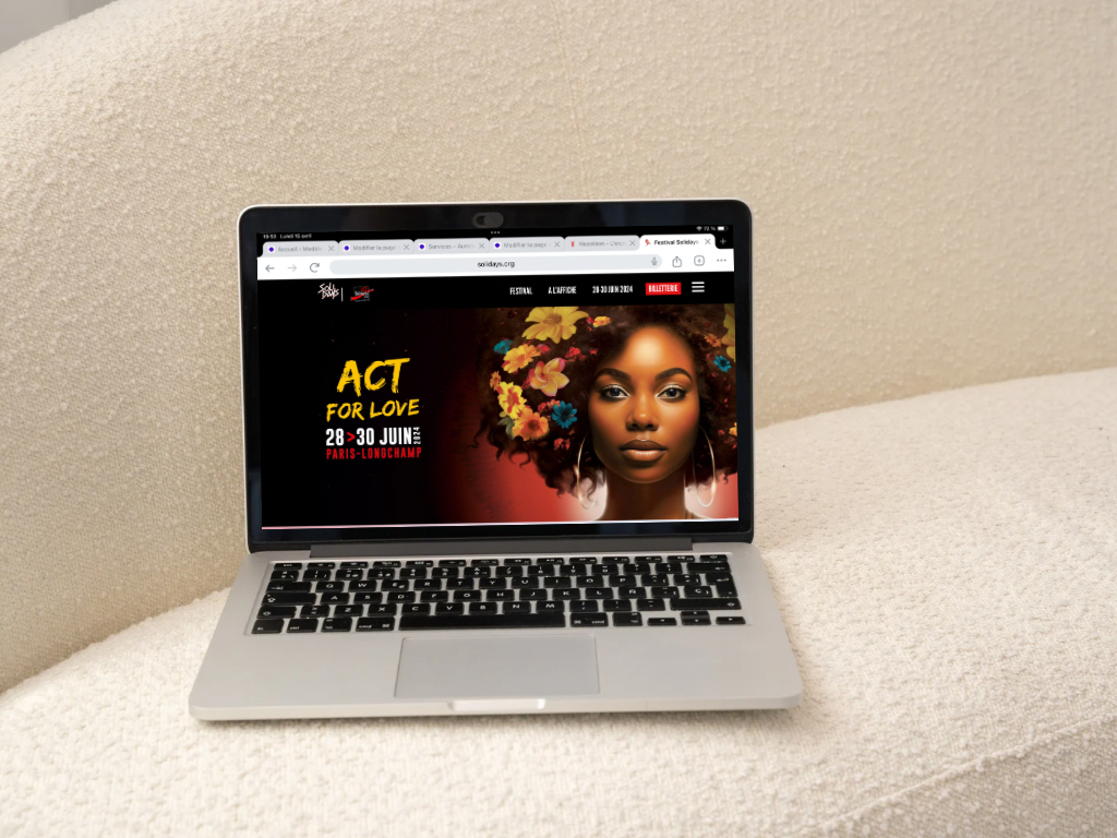 Ordinateur sur la page d’accueil du site du festival solidaire Solidays